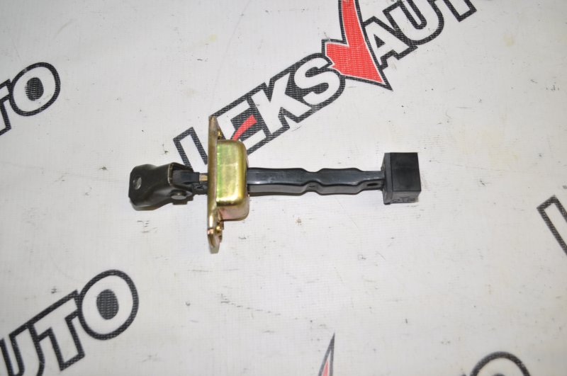 Ограничитель двери Mitsubishi Airtrek 2003 CU2W 4G63T MR526777 контрактная