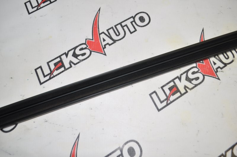 Молдинг стекла двери задний левый Airtrek 2003 CU2W 4G63T