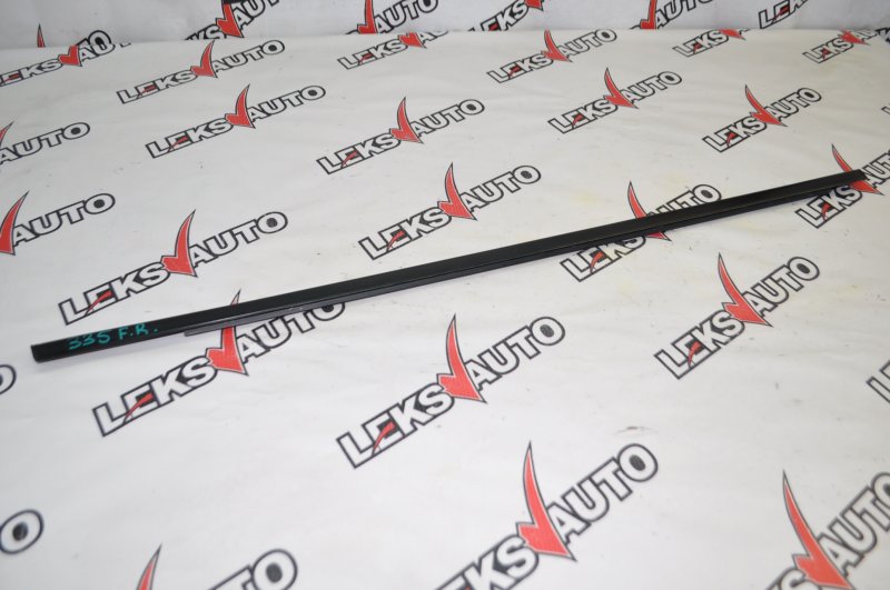 Молдинг стекла двери передний правый Mitsubishi Airtrek 2003 CU2W 4G63T MR487162 контрактная