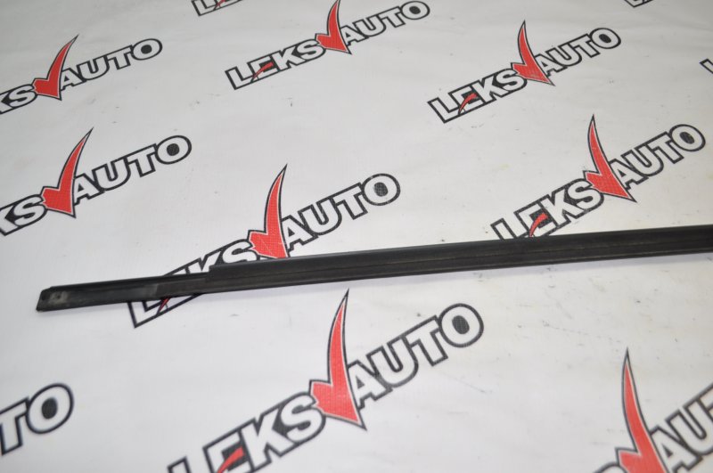 Молдинг стекла двери передний правый Airtrek 2003 CU2W 4G63T