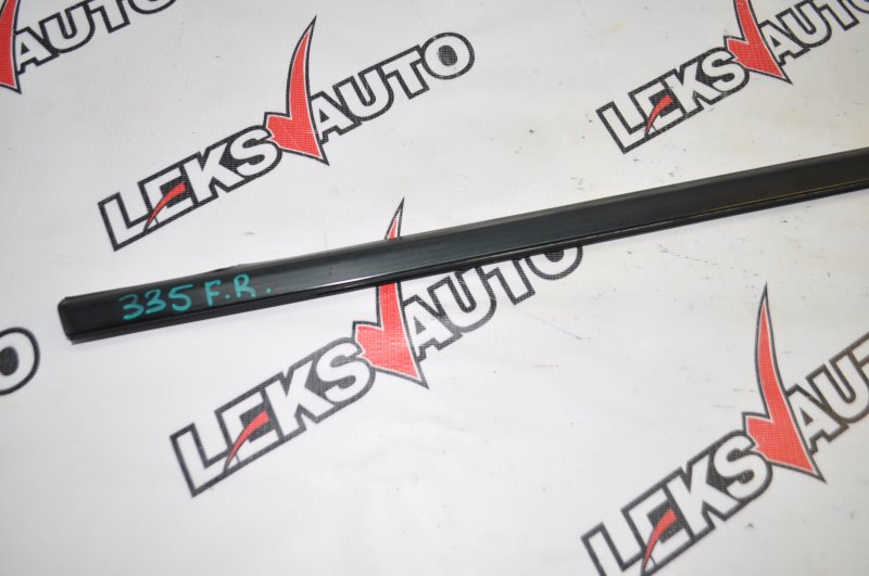 Молдинг стекла двери передний правый Airtrek 2003 CU2W 4G63T