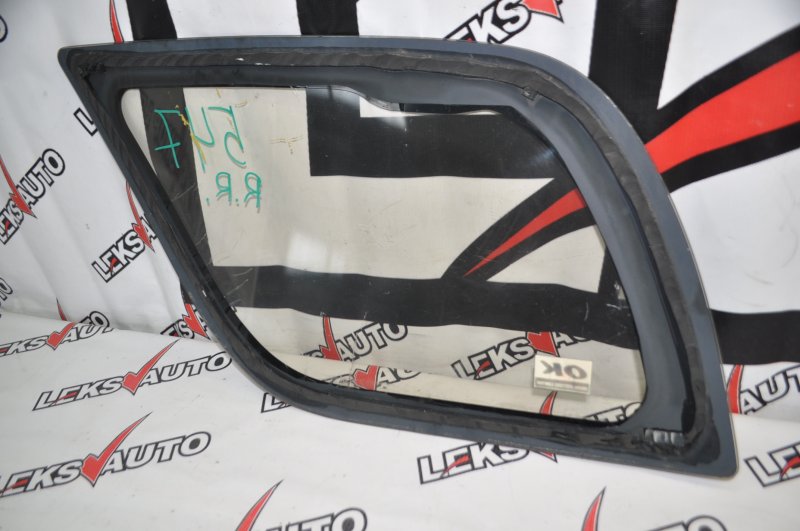 Стекло собачника заднее правое VehiCross 1998 UGS25DW 6VD1