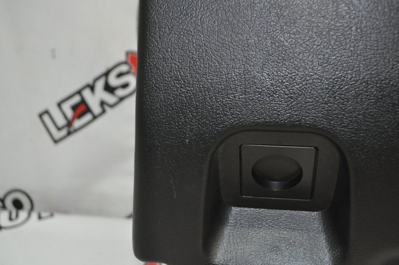 Пластик под руль Isuzu VehiCross UGS25DW 6VD1