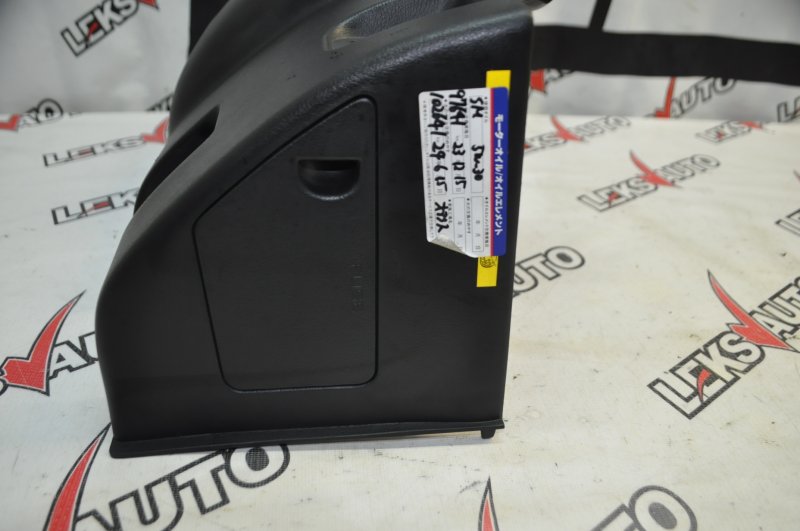 Пластик под руль VehiCross 1998 UGS25DW 6VD1