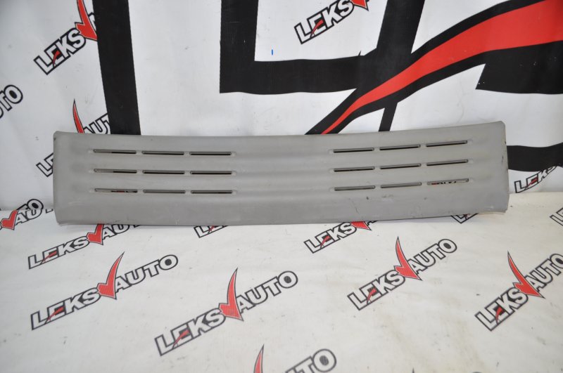 Пластик багажника Isuzu VehiCross 1998 UGS25DW 6VD1 контрактная