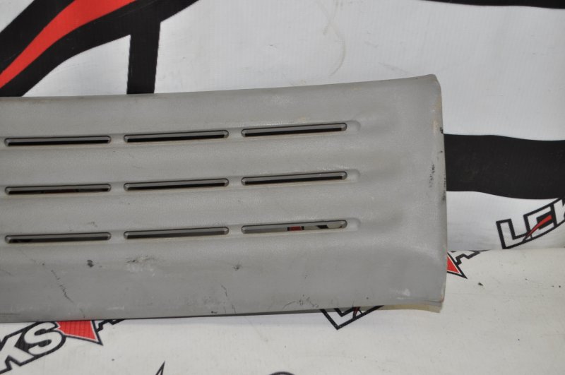 Пластик багажника VehiCross 1998 UGS25DW 6VD1