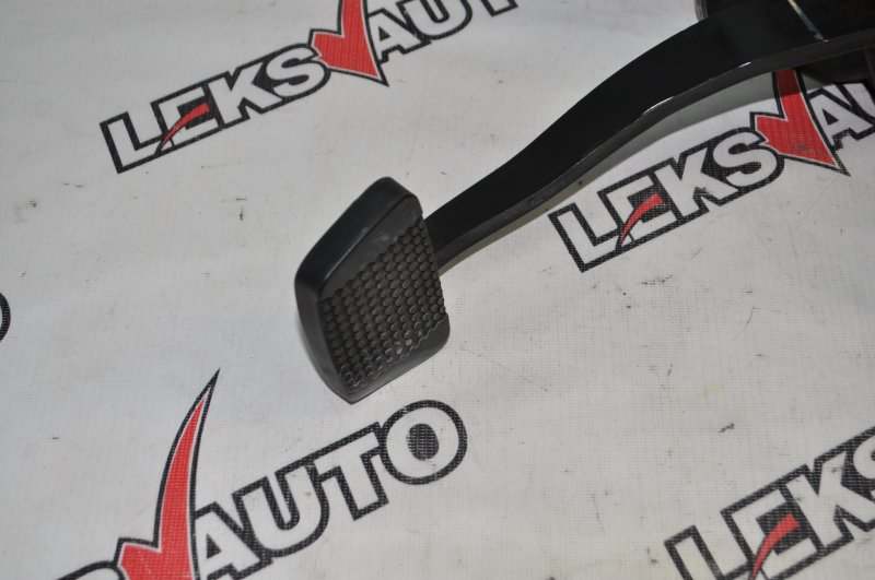 Педаль тормоза VehiCross 1998 UGS25DW 6VD1