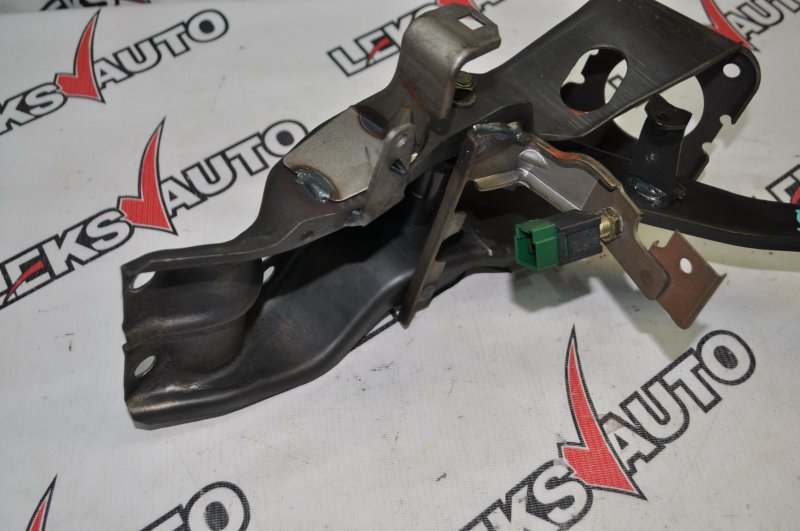 Педаль тормоза VehiCross 1998 UGS25DW 6VD1