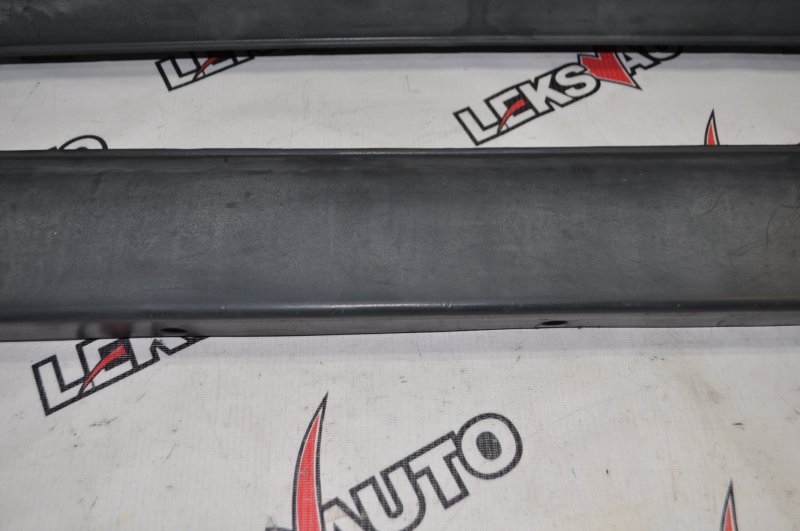 Накладки на пороги (парой) VehiCross 1998 UGS25DW 6VD1