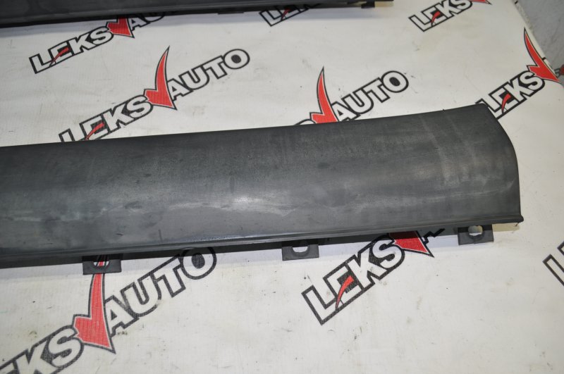 Накладки на пороги (парой) VehiCross 1998 UGS25DW 6VD1