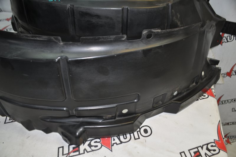 Подкрылки передние (парой) VehiCross 1998 UGS25DW 6VD1