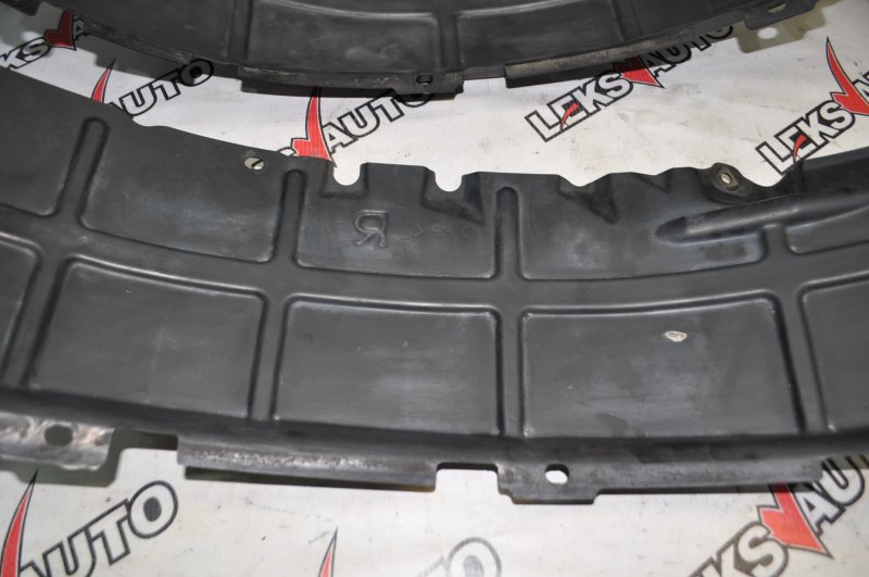 Подкрылки передние (парой) VehiCross 1998 UGS25DW 6VD1