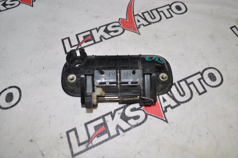 Ручка двери правая (внешняя) Isuzu VehiCross UGS25DW 6VD1