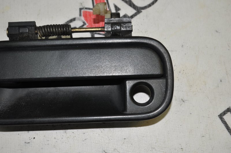 Ручка двери левая (внешняя) VehiCross 1998 UGS25DW 6VD1