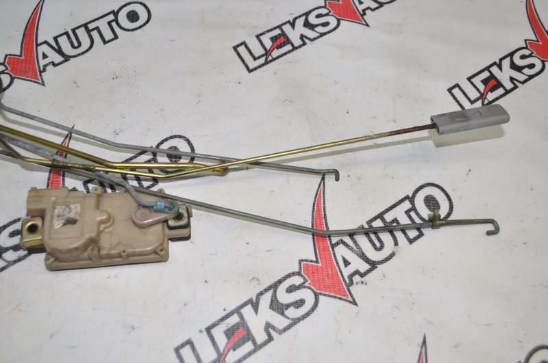 Замок левой двери VehiCross 1998 UGS25DW 6VD1