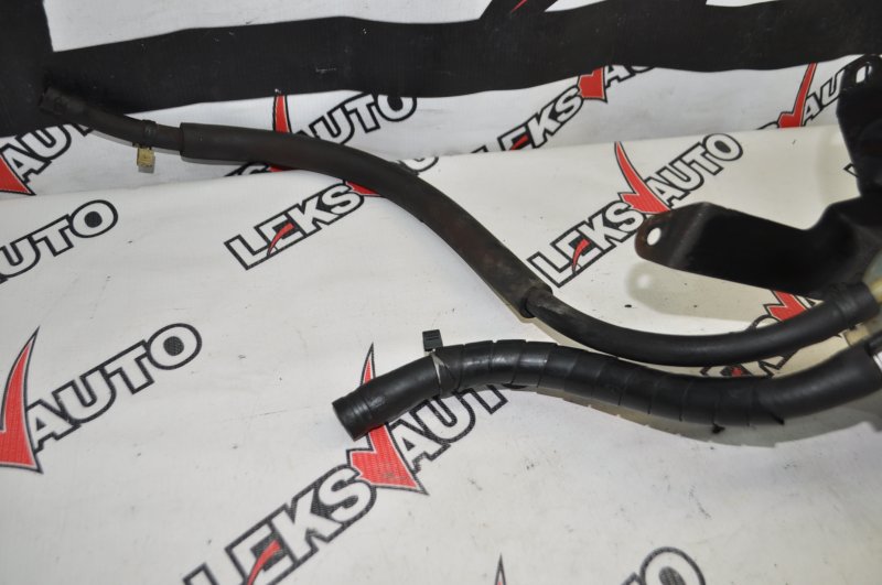 Бачок ГУР-а (в сборе) VehiCross 1998 UGS25DW 6VD1