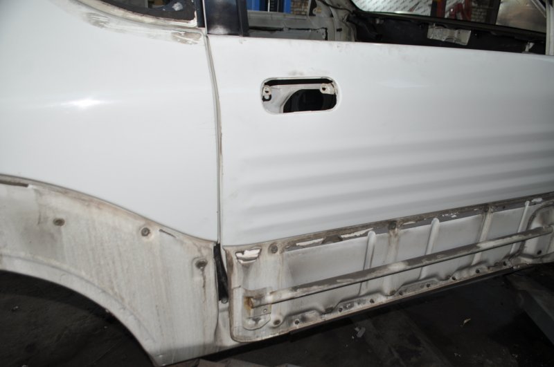 Дверь правая VehiCross 1998 UGS25DW 6VD1