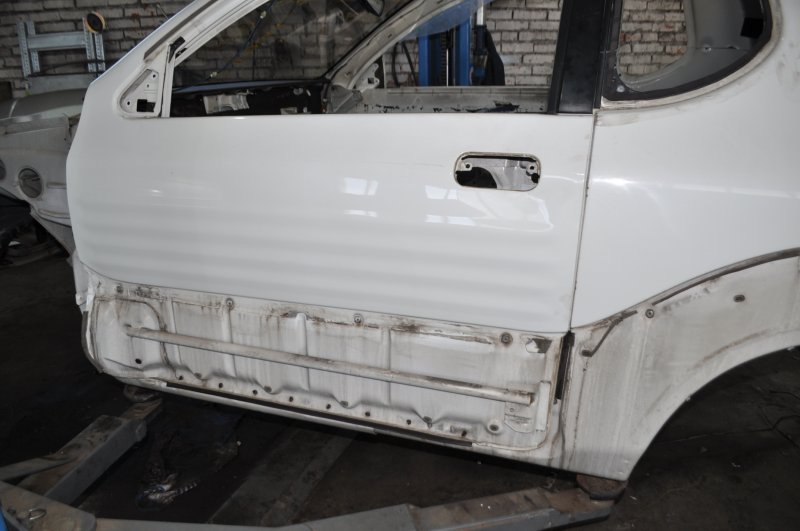 Дверь левая Isuzu VehiCross 1998 UGS25DW 6VD1 контрактная