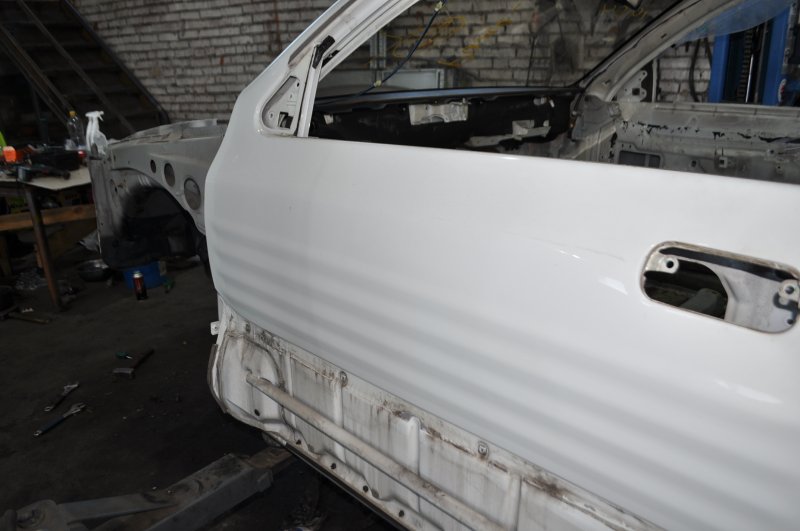 Дверь левая VehiCross 1998 UGS25DW 6VD1