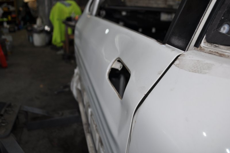 Дверь левая VehiCross 1998 UGS25DW 6VD1