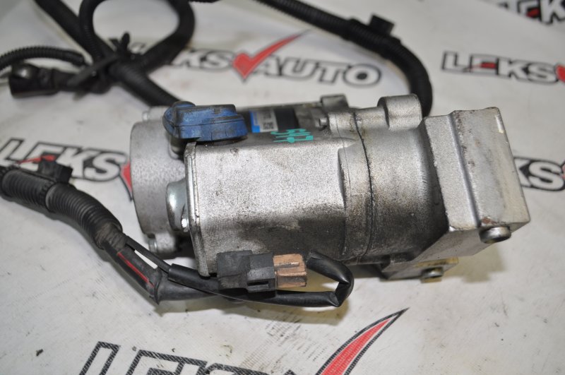 Стартер VehiCross 1998 UGS25DW 6VD1