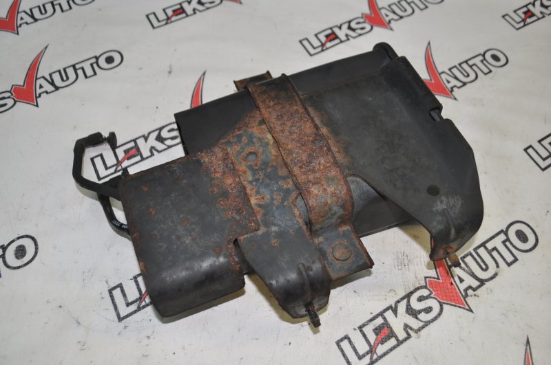 Фильтр паров топлива VehiCross 1998 UGS25DW 6VD1