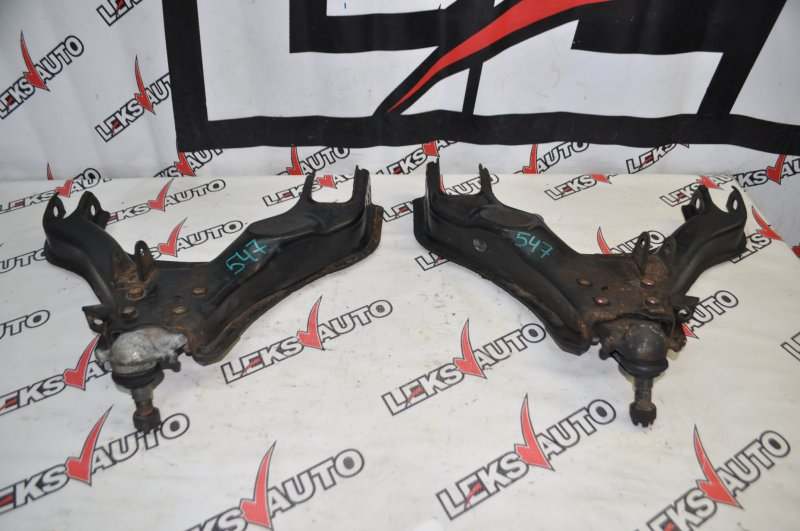 Рычаги передние (парой) Isuzu VehiCross 1998 UGS25DW 6VD1 контрактная