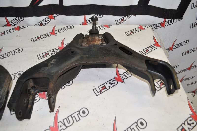 Рычаги передние (парой) Isuzu VehiCross UGS25DW 6VD1