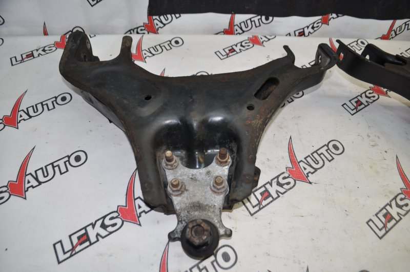 Рычаги передние (парой) VehiCross 1998 UGS25DW 6VD1