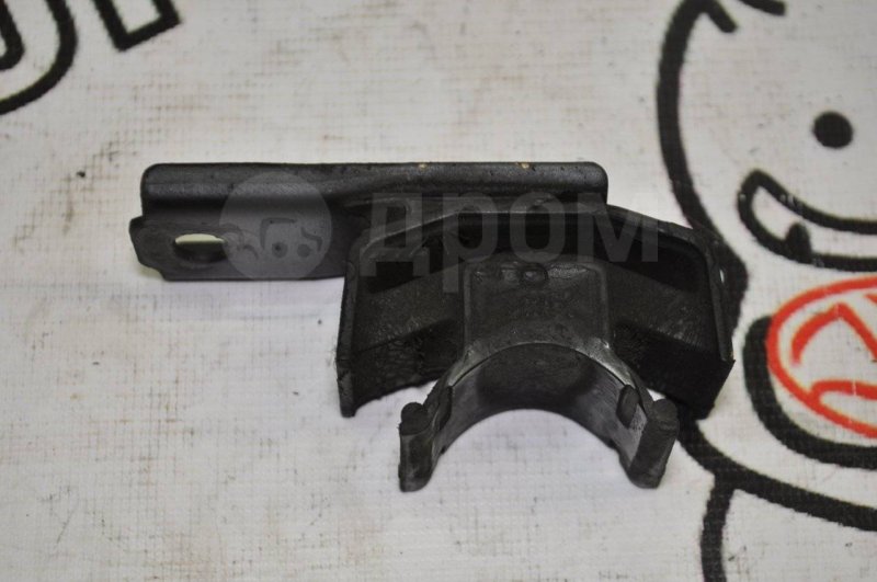 Крепление радиатора (парой) Toyota Celsior UCF30 3UZFE