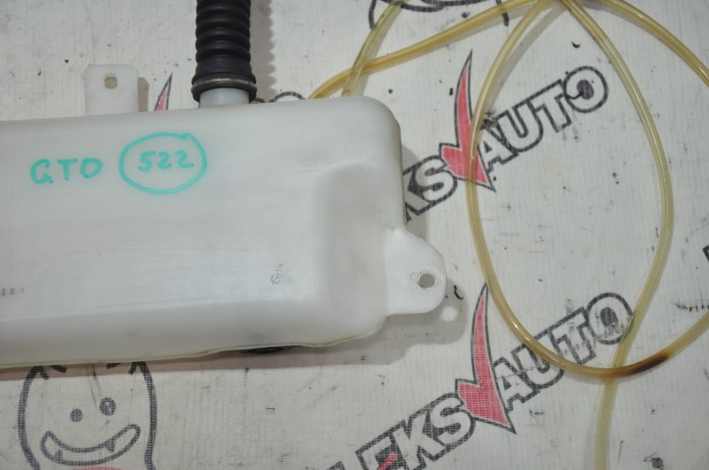 Бачок стеклоомывателя задний GTO 1991 Z16A 6G72