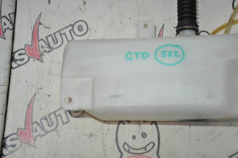 Бачок стеклоомывателя задний GTO 1991 Z16A 6G72