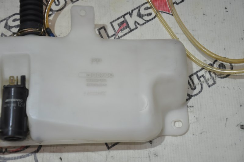 Бачок стеклоомывателя задний GTO 1991 Z16A 6G72