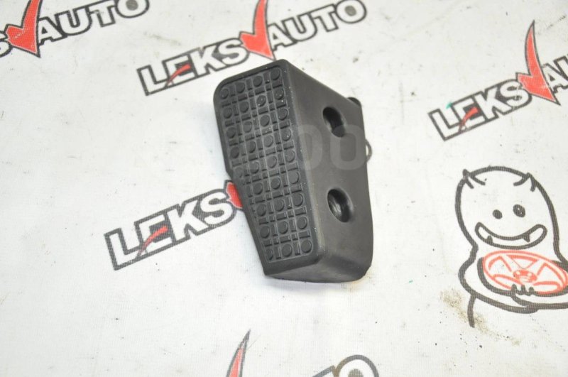 Подставка под ногу Mitsubishi Pajero 1997 V55 6G74 MB319436 контрактная