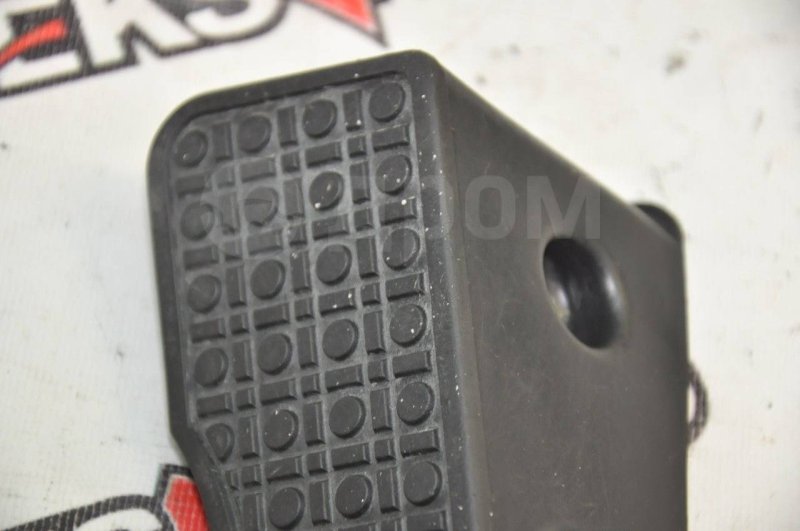 Подставка под ногу Mitsubishi Pajero V55 6G74
