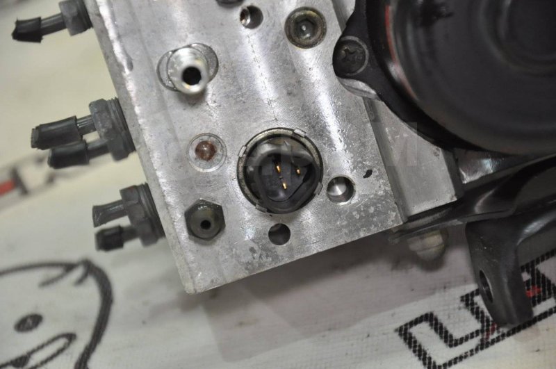 Блок abs Celsior UCF31