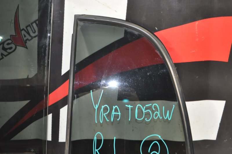 Стекло заднее левое (парой) Escudo TD52W