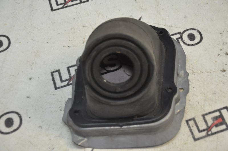 Кожух рулевого карданчика Eclipse 2005 D53A 6G72
