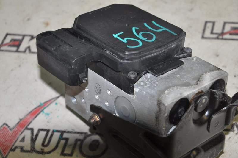 Блок abs Celsior 2001 UCF30 3UZFE