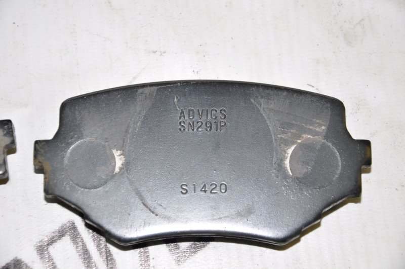 Колодки тормозные передние ADVICS (комплект) Escudo TD52W
