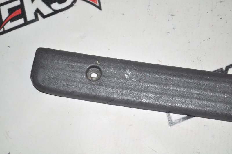 Порожек багажника Delica 1995 PD8W 4M40T