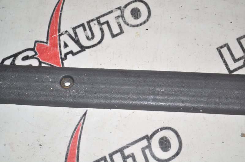 Порожек багажника Mitsubishi Delica PD8W 4M40T