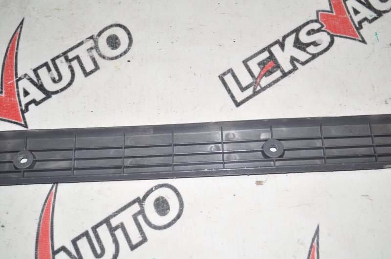 Порожек багажника Delica 1995 PD8W 4M40T