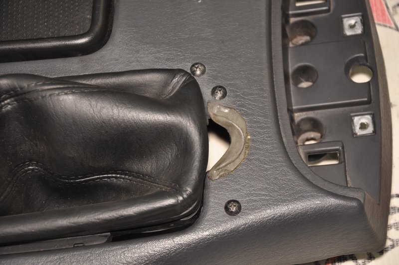 Бардачок между сиденьями Durango 1999 1-Поколение 5.9L V8 MPI (EML)