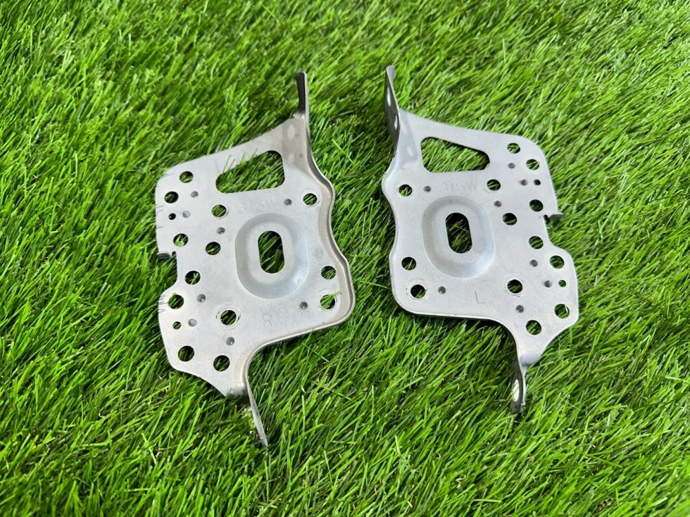 Крепление магнитолы (парой) Toyota Vitz 2007 NCP91 1NZ-FE 86212-52200 контрактная