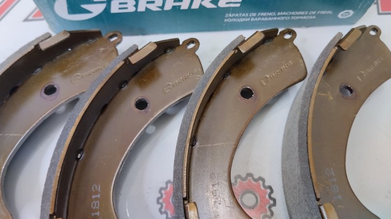 Тормозные колодки заднее GBRAKE GS05524 Барабанные