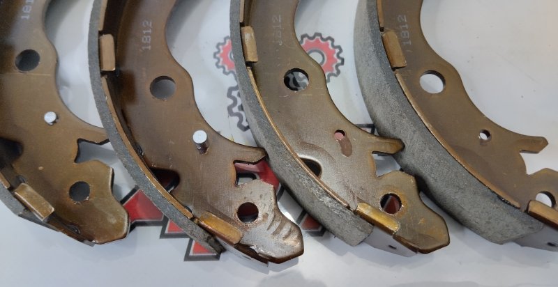 Тормозные колодки заднее GBRAKE GS05524 Барабанные