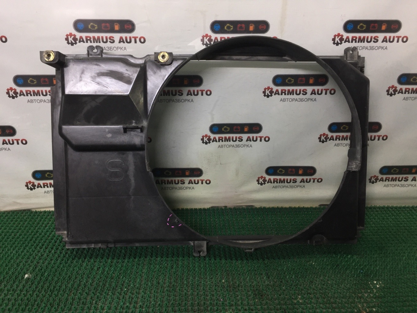 Диффузор радиатора Toyota Crown Majesta GS151 1GFE