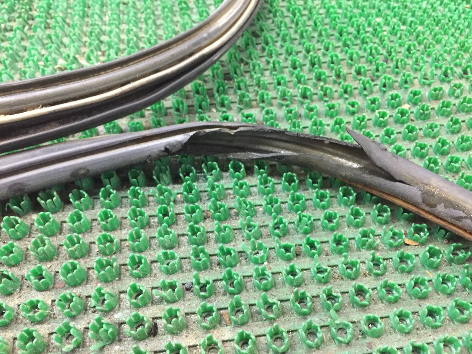 Уплотнитель багажника Isuzu Trooper UBS7VF LG6