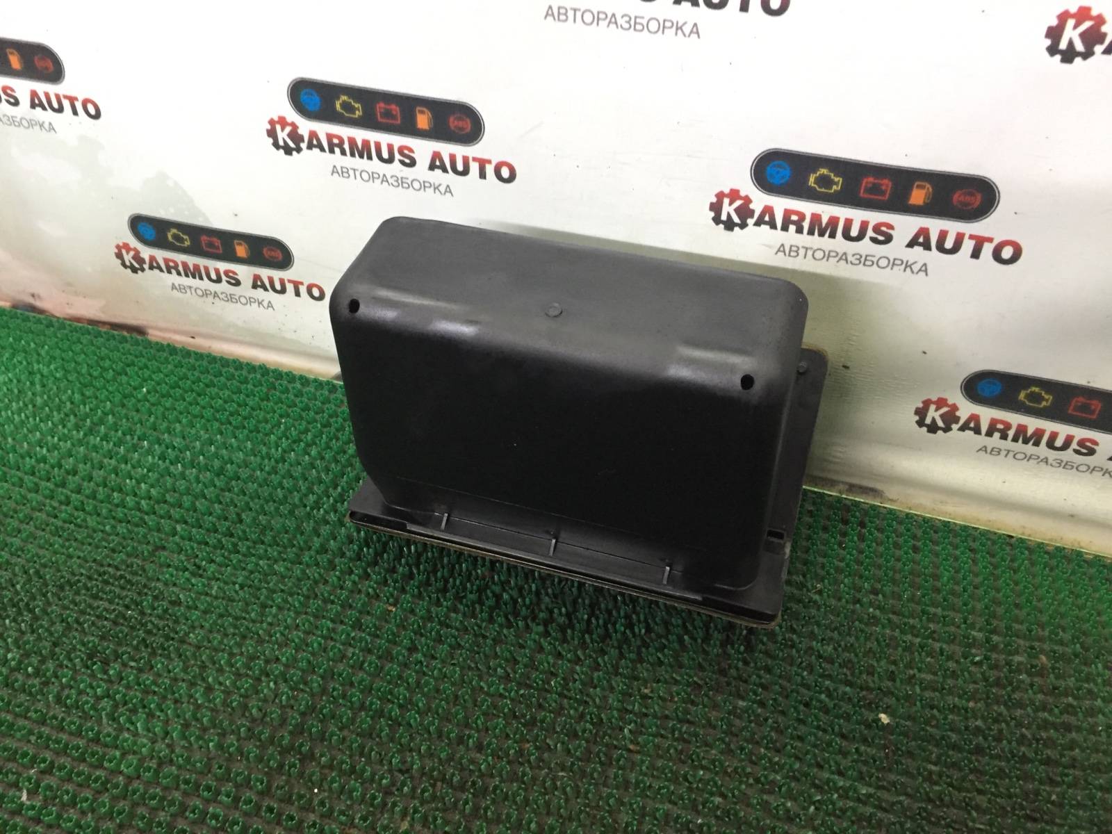 Бардачок передний правый Trooper UBS7VF LG6